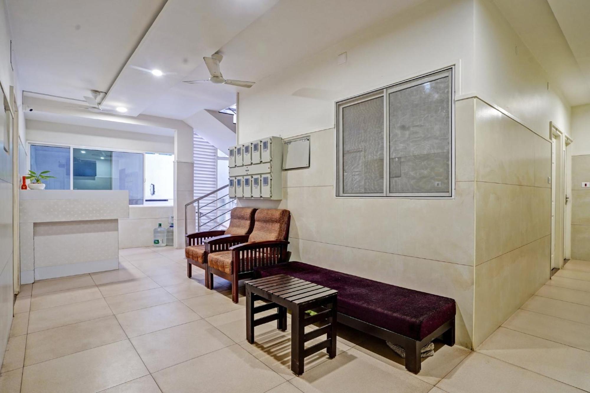 Collection O White House Pearl Hotel Kochi Exterior photo